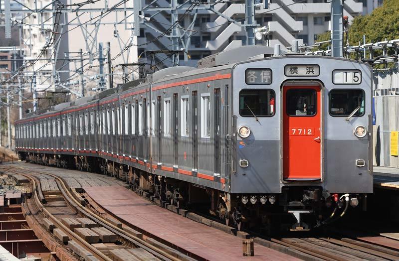 相鉄２００００系電車 １２月登場 臨zawa混合列車
