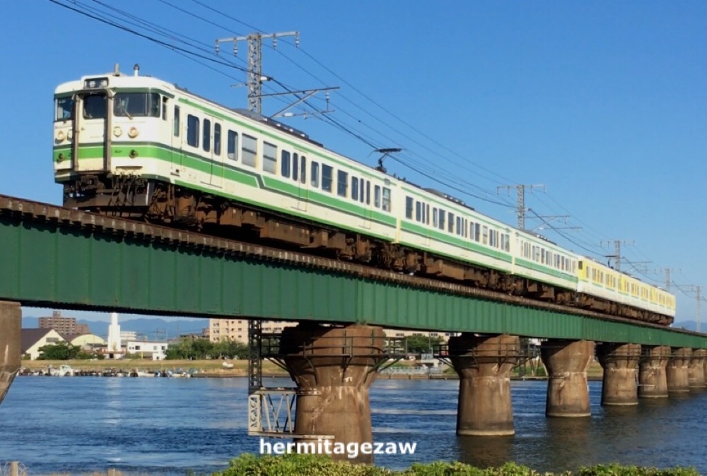 越後線の１１５系 臨zawa混合列車
