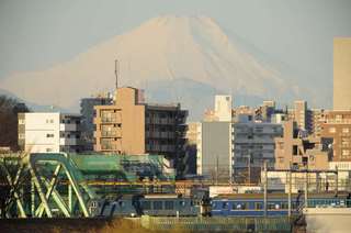 荒川を越え都内に入るあけぼの